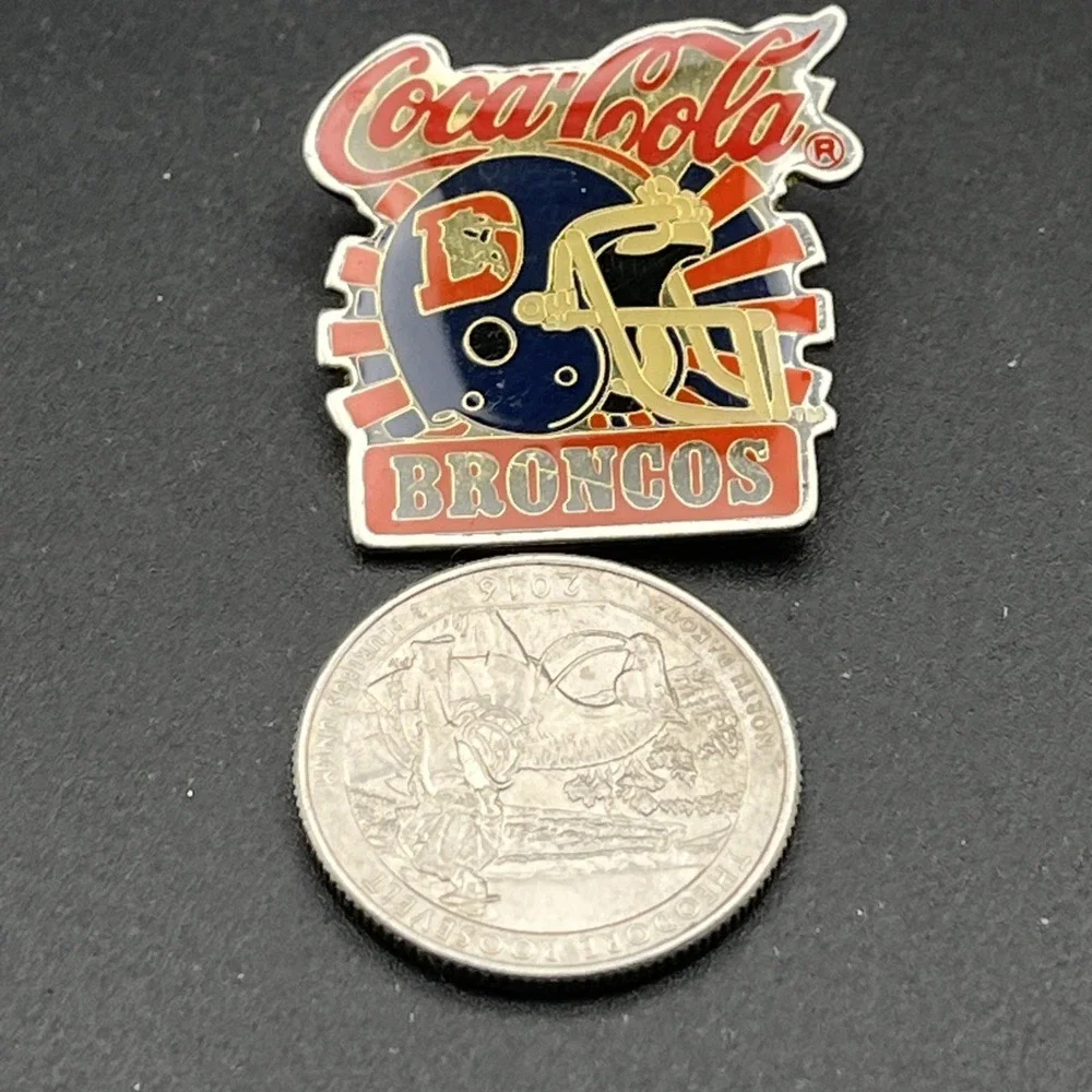 Vintage‎ Coca-Cola Coke Denver Broncos Helmet NFL Football Lapel Hat Pin